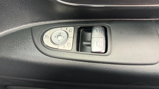 Mercedes-Benz Vito L2 Diesel Rwd 119CDI Select Crew Van 9G-Tronic - Image 28